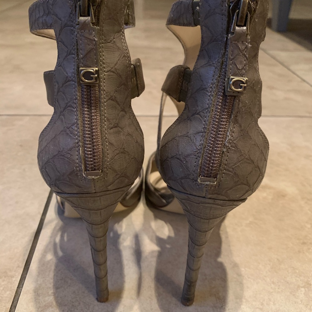 Guess Arely Open-Toe Leather Olive Green Heels - Picture 4 of 6